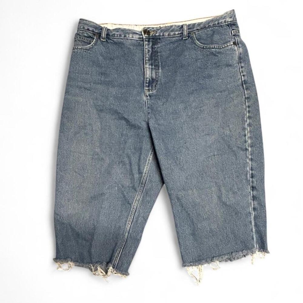 Size 14 equivalent Vintage Lands End high waist below knee straight cutoffs.